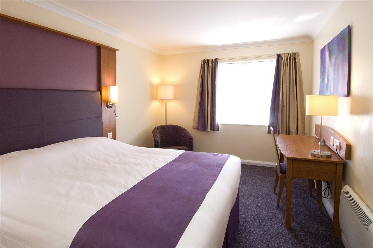 Premier Inn Birmingham South - Hall Green Bagian luar foto