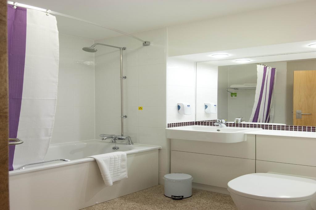 Premier Inn Birmingham South - Hall Green Bagian luar foto