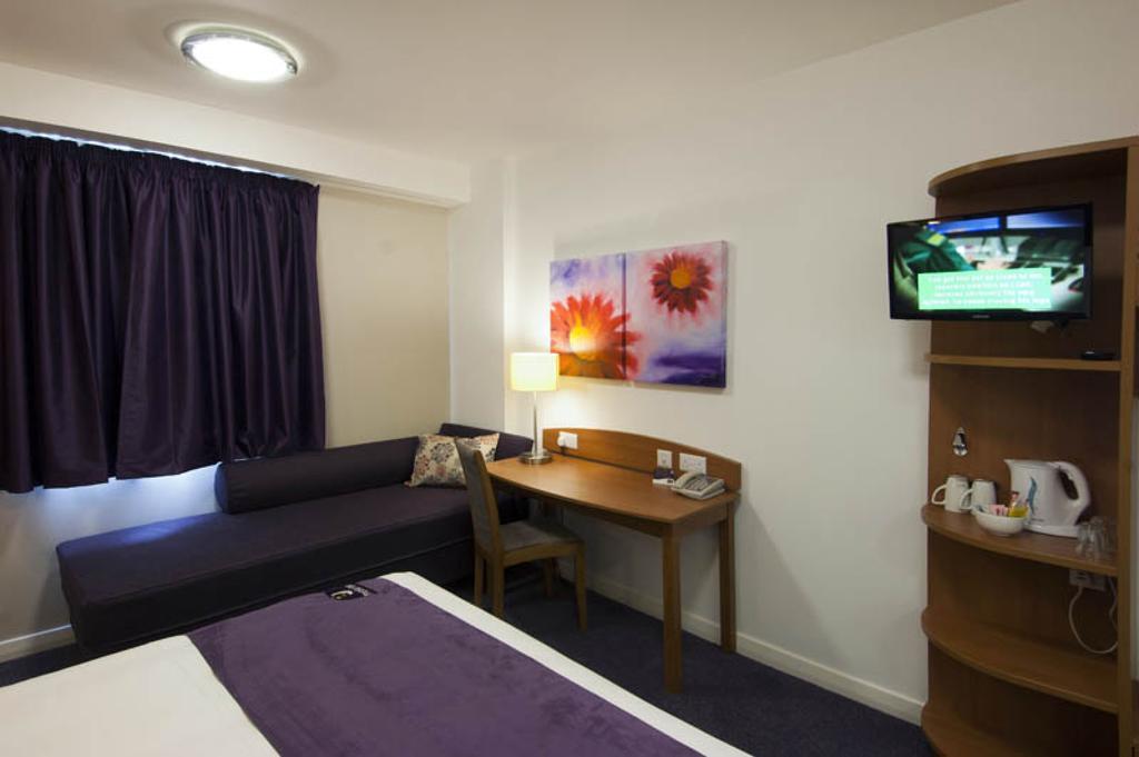 Premier Inn Birmingham South - Hall Green Bagian luar foto