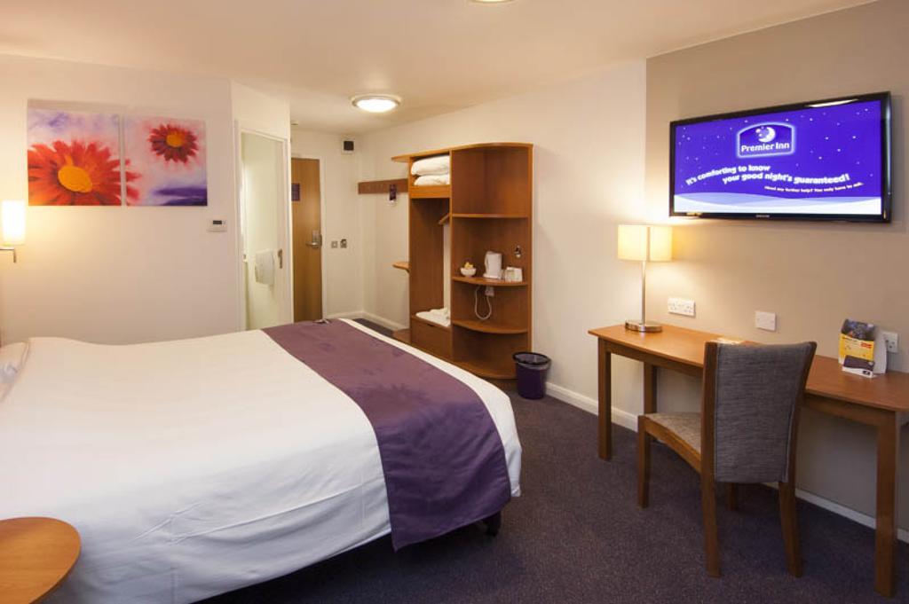 Premier Inn Birmingham South - Hall Green Bagian luar foto