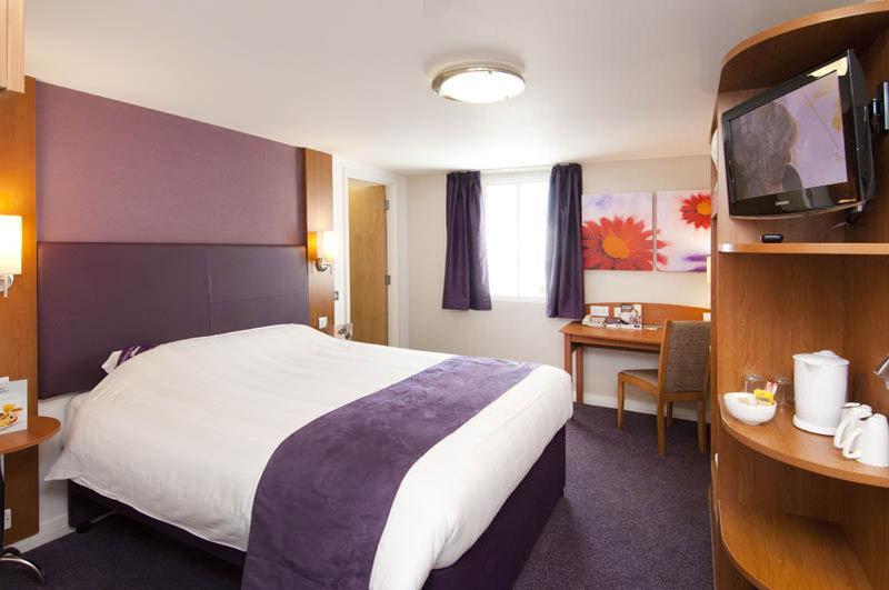 Premier Inn Birmingham South - Hall Green Bagian luar foto