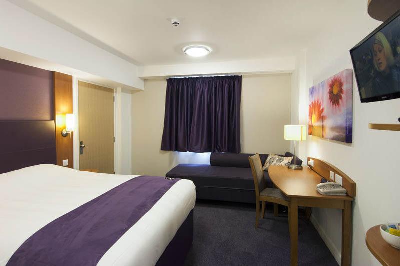 Premier Inn Birmingham South - Hall Green Bagian luar foto